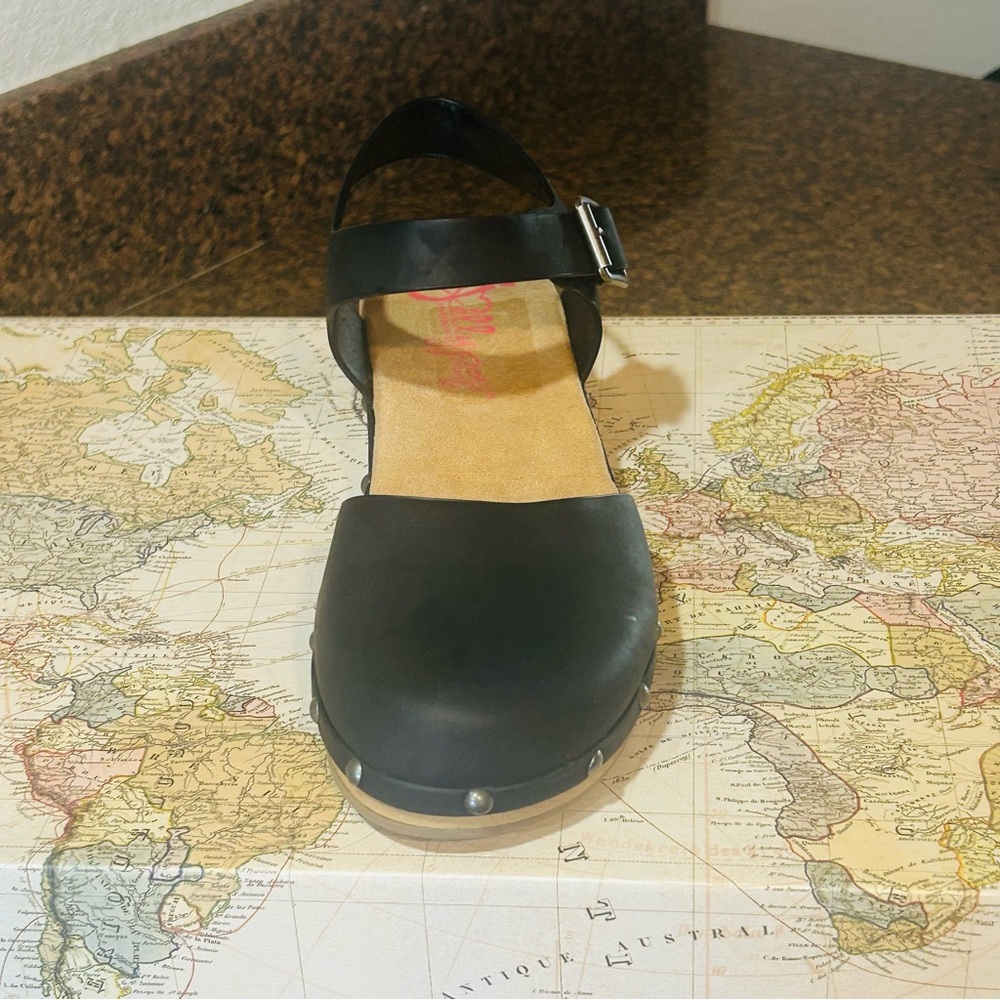 NWOT Women's Jellypop Baronet Black Platform/ Wedge
Sz: 7.5 - Picture 3 of 9